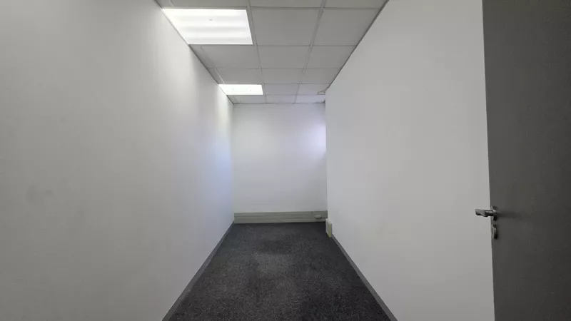 562 m² Office to let in Tyger Valley, Bloemhof (photo 30)