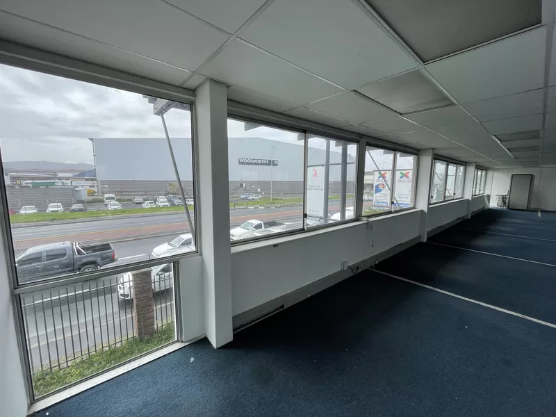 232 m² Office to let in Marconi Beam, Spearhead Business Park (photo 9)