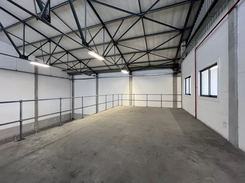 404 m² Industrial to let in Airport Industrial, CTX Business Park (photo 6)