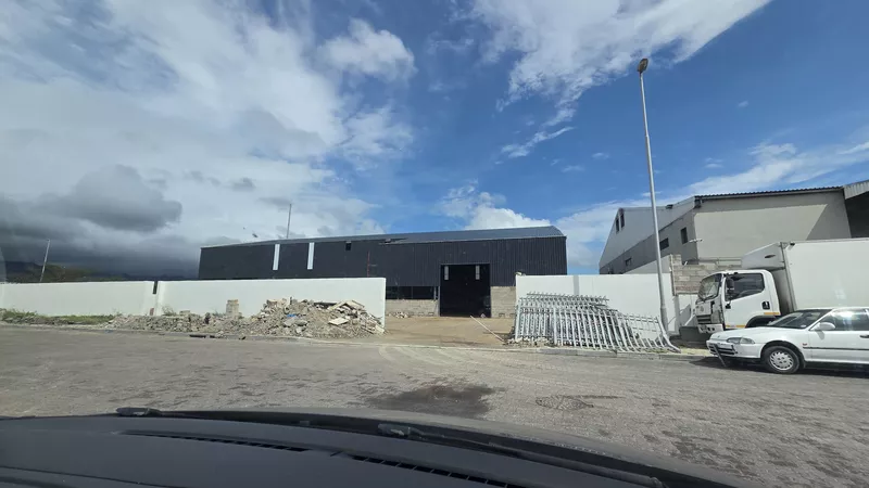 11 000 m² Vacant land to let in Strand, Broadway Business Park, 24 Helios Avenue (Yard + Optional Offices) (photo 6)