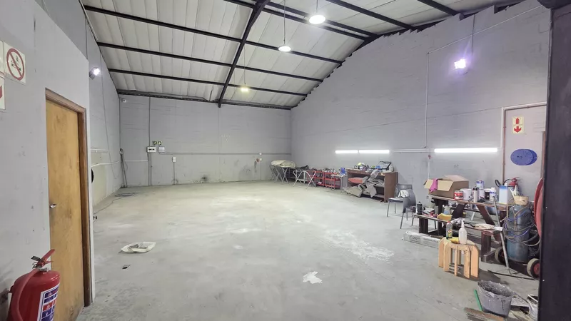 600 m² Industrial for sale in Strand, 43 George Street, George Park, Strand (photo 9)