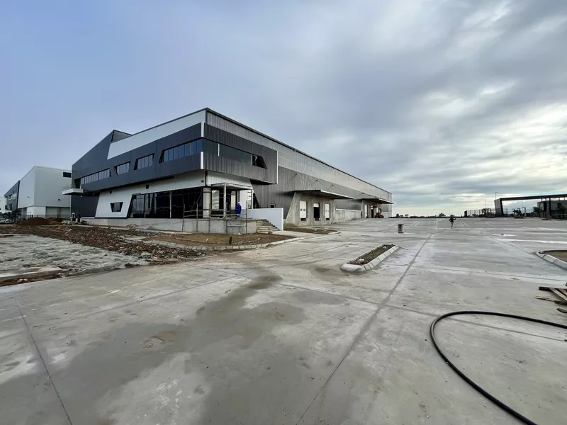 7 280 m² Industrial to let in Airport Industrial, Spec Facility King Air Industria (photo 1)