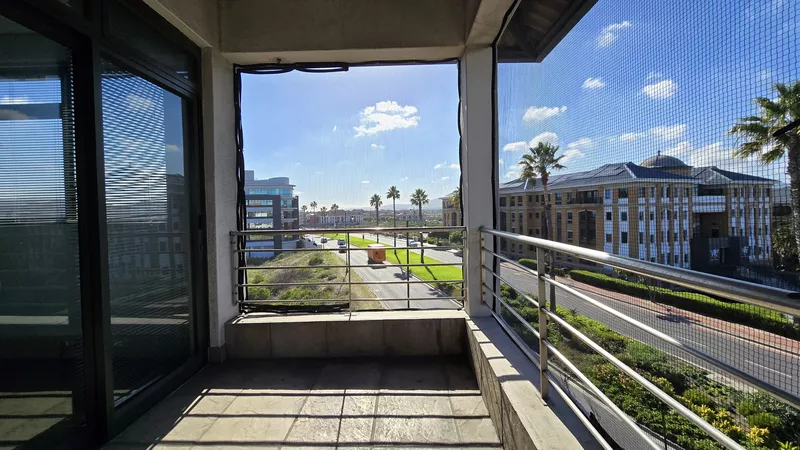 208 m² Office to let in Boulevard Place, Boulevard Place - North Lobby (photo 17)