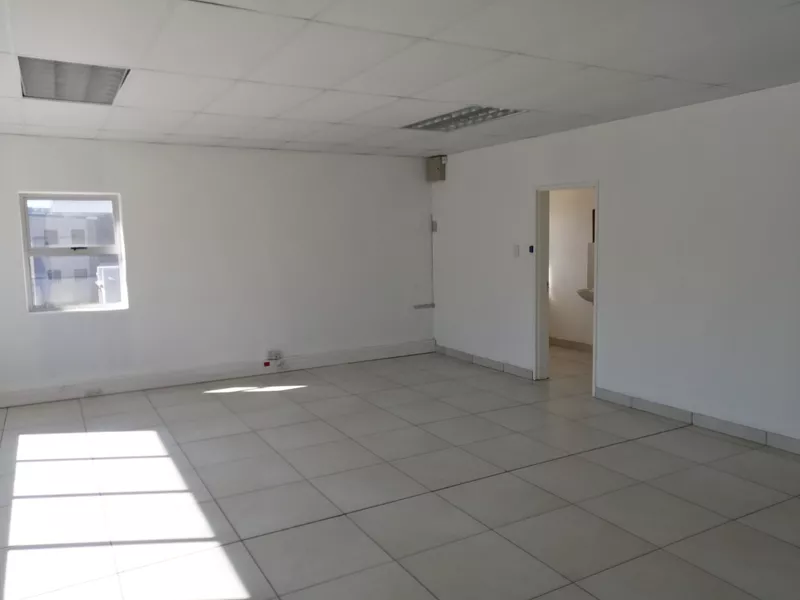 646 m² Industrial to let in Rivergate Business Park, 1 Columbus Cresent (photo 15)
