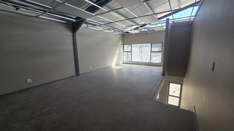 717 m² Industrial to let in Blackheath, Wimbledon Industrial Estate (photo 17)