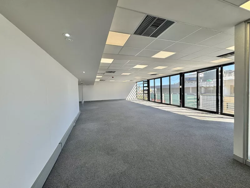 534 m² Office to let in Cape Town City Centre/CBD, 19 Louis Gradner (photo 4)