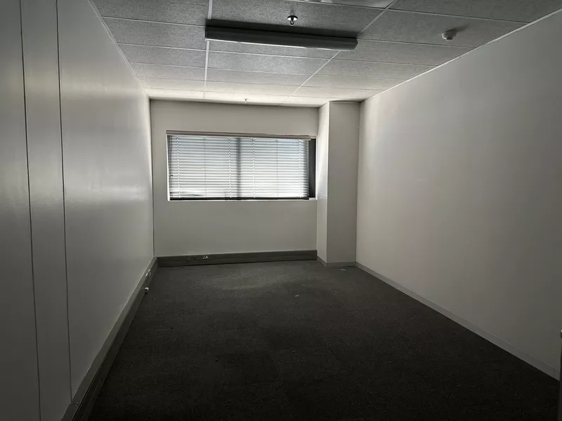 7 739 m² Industrial to let in Meadowdale, 190 Barbara Road (photo 39)