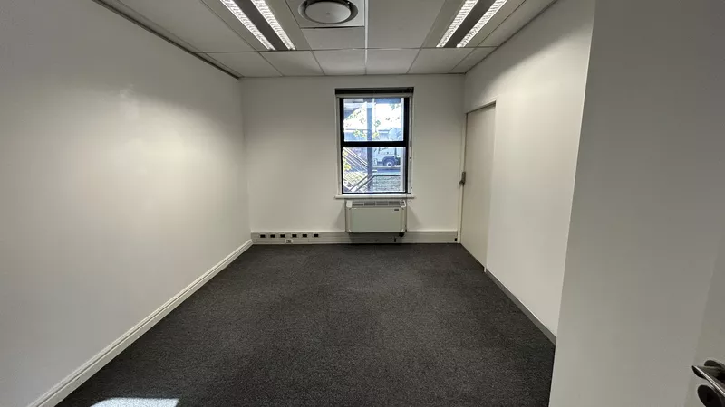 355 m² Office to let in Mowbray, River Park (photo 13)