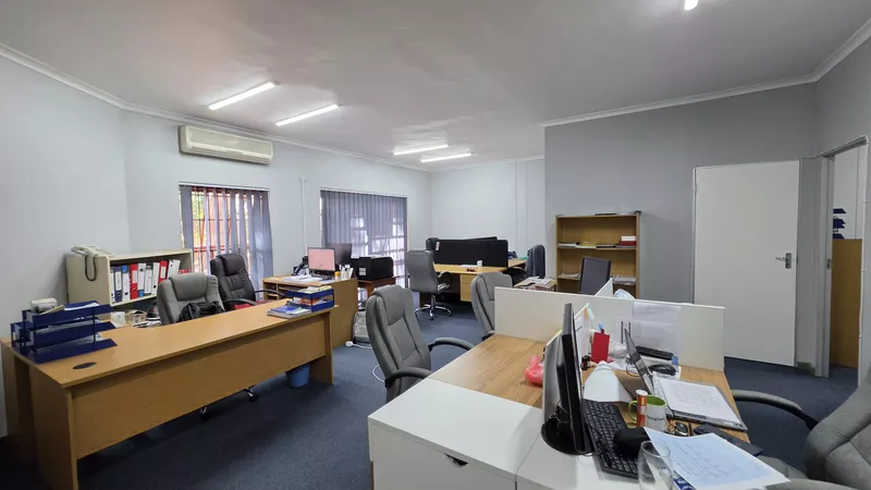 95 m² Office for sale in Bellville, Old Dutch Square (photo 14)