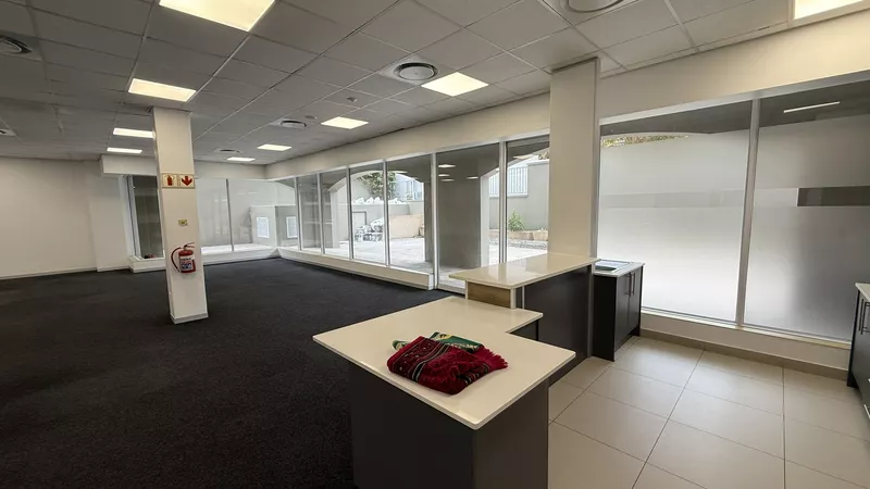 402 m² Office to let in Claremont, 200 On Main (photo 14)