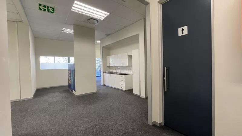 646 m² Office to let in Woodstock, The Boulevard (photo 13)
