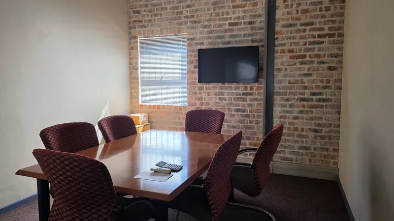 1 085 m² Office for sale in Century City, 13 Edison Way (photo 28)