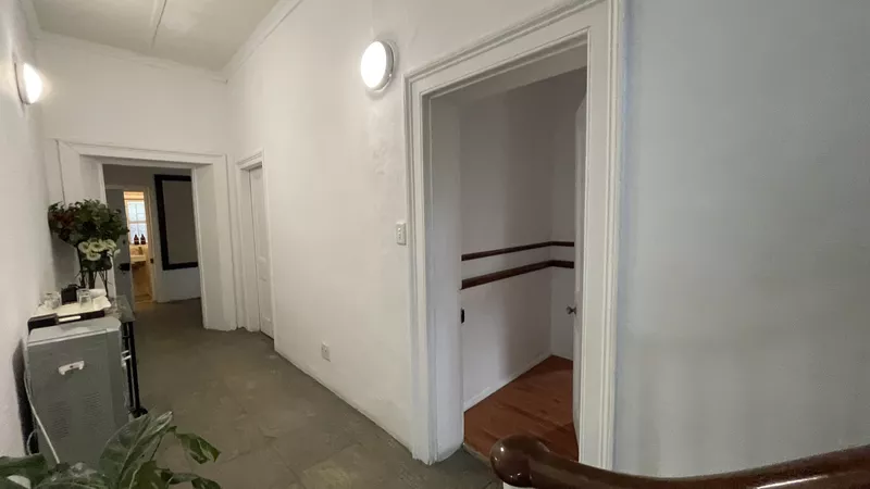 280 m² Office to let in Waterfront, 5 Portswood (photo 11)