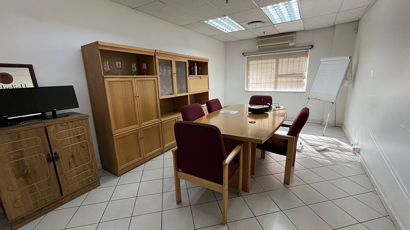 3 197 m² Industrial to let in Ottery, Independence Square (photo 23)