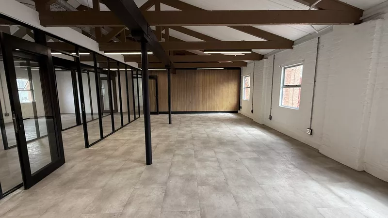 343 m² Office for sale in Foreshore, Castle Mews (photo 11)