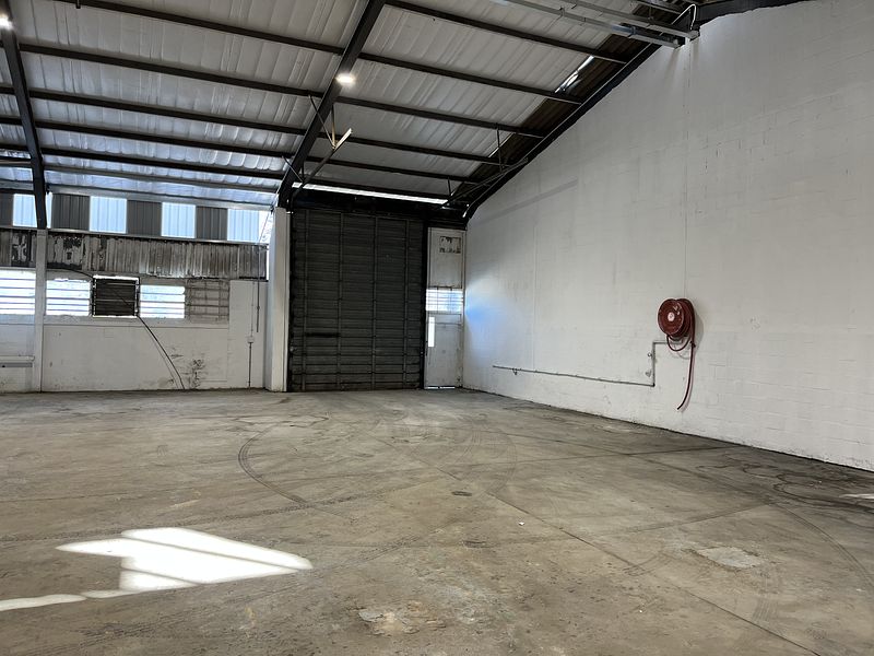 350 m² Industrial to let in Southern Suburbs, Celie Road Industrial Park - Block B (photo 7)