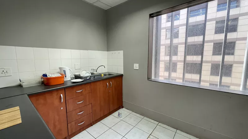151 m² Office to let in Cape Town City Centre/CBD, 9 Long (photo 17)