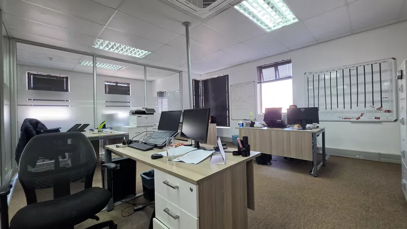 684 m² Office to let in South Gate Office Park, Waterside Place (photo 22)