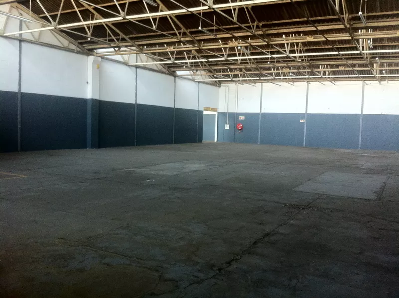 999 m² Industrial to let in Blackheath, Unit 1C (photo 2)