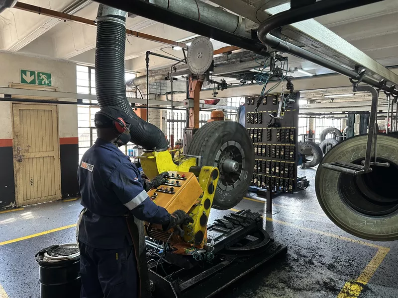 2 563 m² Industrial to let in Gauteng, 6 Beryllium Rd, Alrode, Warehouse (photo 41)