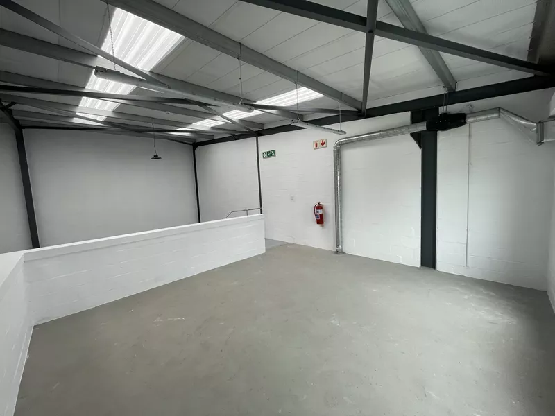 132 m² Industrial for sale in River Park 3, Titan Park (photo 10)
