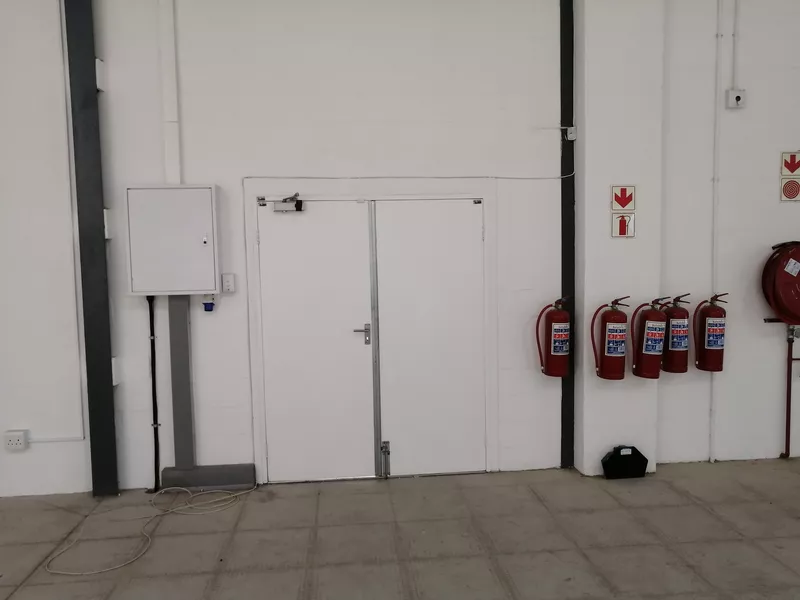 646 m² Industrial to let in Rivergate Business Park, 1 Columbus Cresent (photo 16)