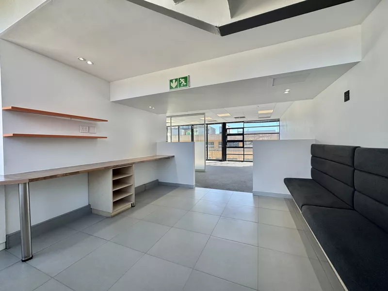 534 m² Office to let in Cape Town City Centre/CBD, 19 Louis Gradner (photo 16)