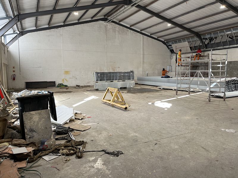 385 m² Industrial to let in Southern Suburbs, Celie Road Industrial Park - Block B (photo 3)