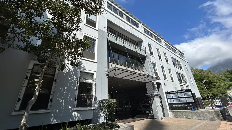310 m² Office to let in Newlands, Boundary Terraces (PPS House) (photo 5)