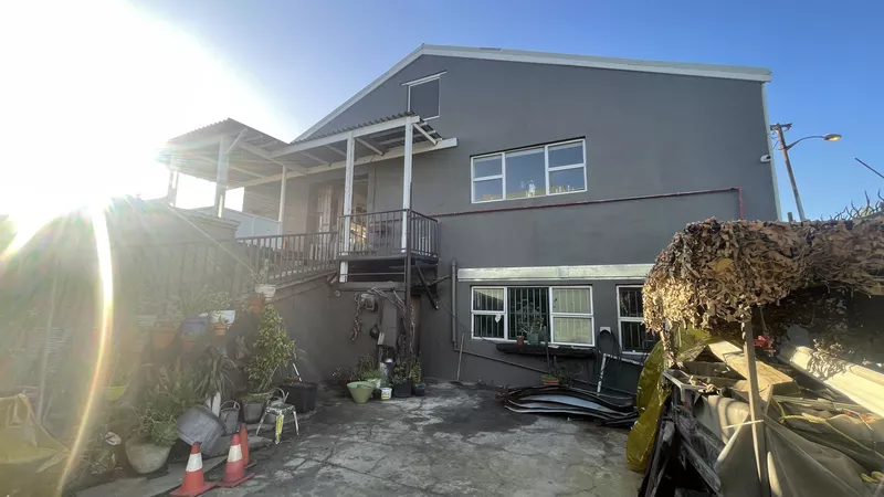 1 452 m² Industrial for sale in Salt River, 4 Penryn Street (photo 3)