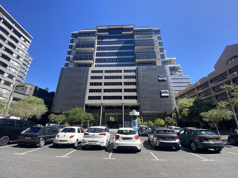 2 004 m² Office to let in Cape Town City Centre/CBD, Roggebaai Place (photo 1)