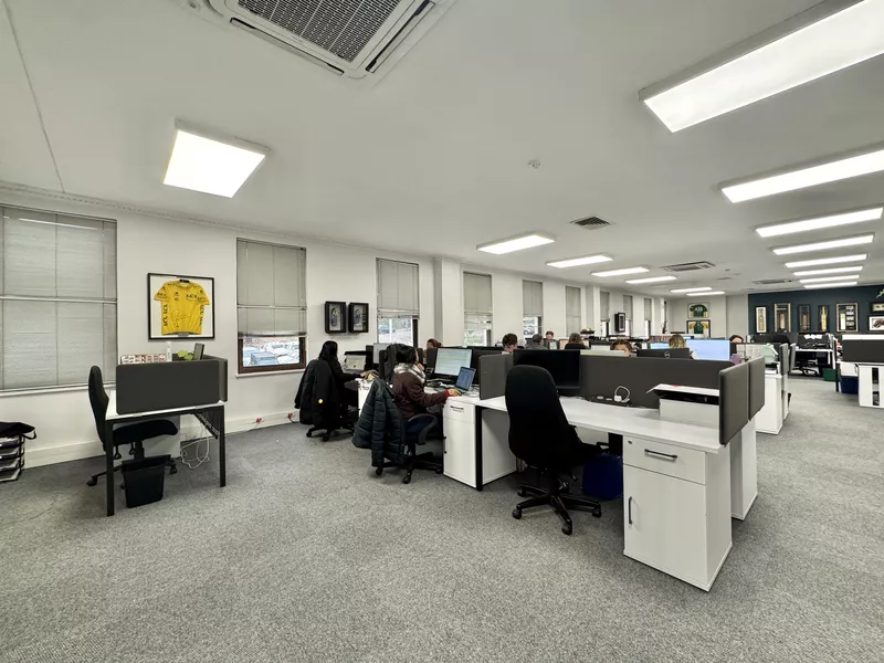 3 225 m² Office for sale in Cape Town, Mill House (photo 45)