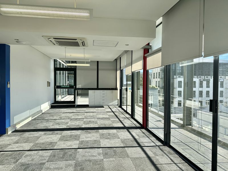 226 m² Office to let in De Waterkant, Hamilton House (photo 2)