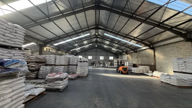 2 574 m² Industrial to let in Okavango Park, Falcon Close, Okavango Park (photo 14)