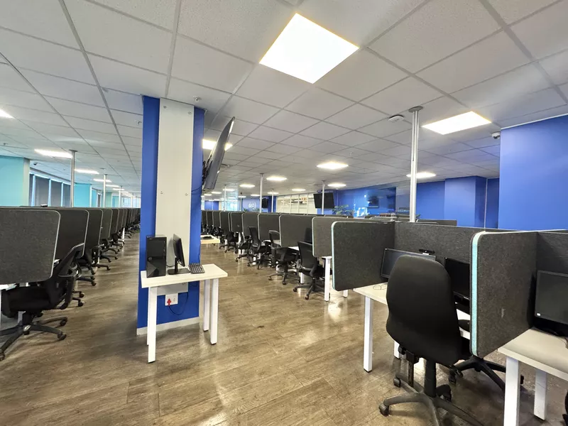 1 660 m² Office to let in Cape Town City Centre/CBD, The Halyard (photo 3)