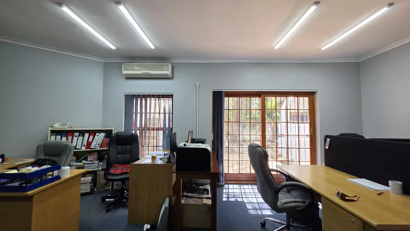 95 m² Office for sale in Bellville, Old Dutch Square (photo 10)