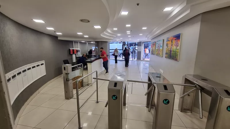 7 300 m² Office to let in Cape Town City Centre/CBD, Union Castle (photo 10)