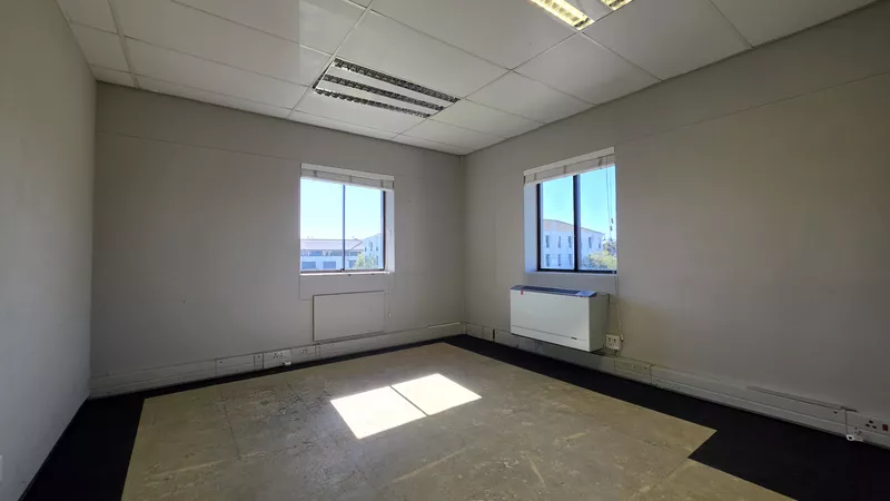 182 m² Office to let in Tyger Valley, Tijger Park Building 2 (photo 22)