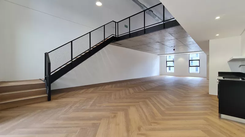 166 m² Office to let in Century City, Bridgewater One - Studios (Block B) (photo 18)