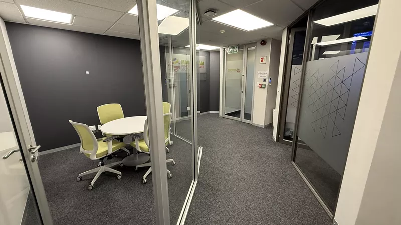 409 m² Office to let in Newlands, Newlands On Main (photo 8)