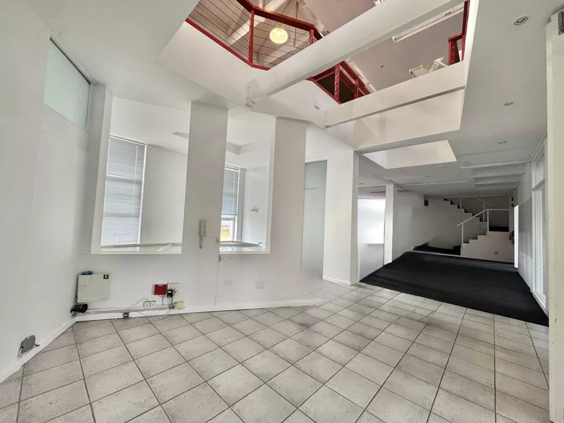 400 m² Office to let in Cape Town City Centre/CBD, 81 St Johns Street (photo 20)