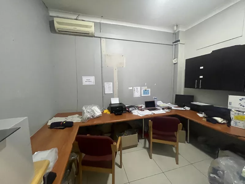 2 030 m² Industrial for sale in Athlone, 27 Flamingo Crescent (photo 10)