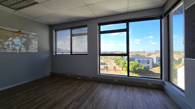 208 m² Office to let in Boulevard Place, Boulevard Place - North Lobby (photo 13)
