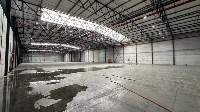 5 142 m² Industrial to let in Marconi Beam, 9 Prime Park (photo 8)