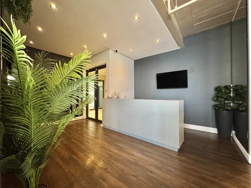 219 m² Office to let in Cape Town, Hill House (photo 2)