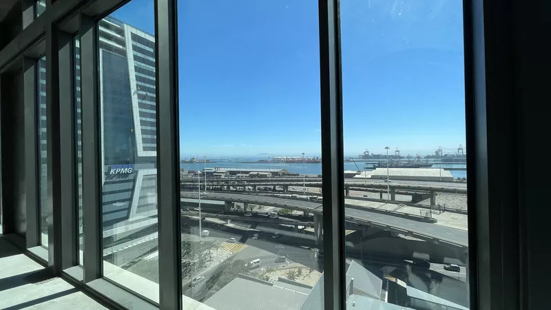 860 m² Retail property to let in Foreshore, Harbour Arch (photo 26)
