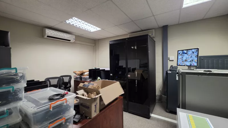 1 085 m² Office for sale in Century City, 13 Edison Way (photo 38)
