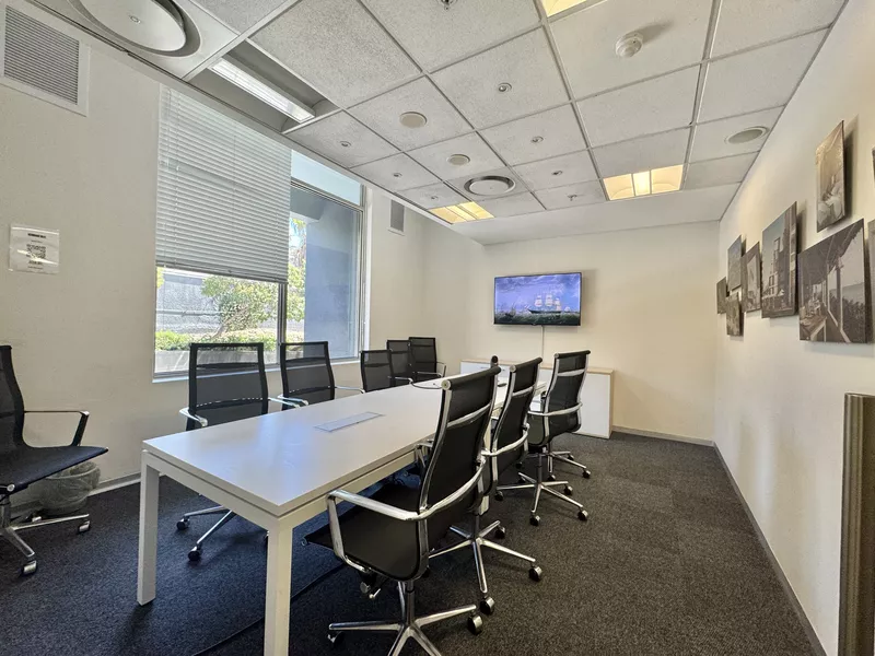 260 m² Office to let in Waterfront, Merchant House (photo 9)