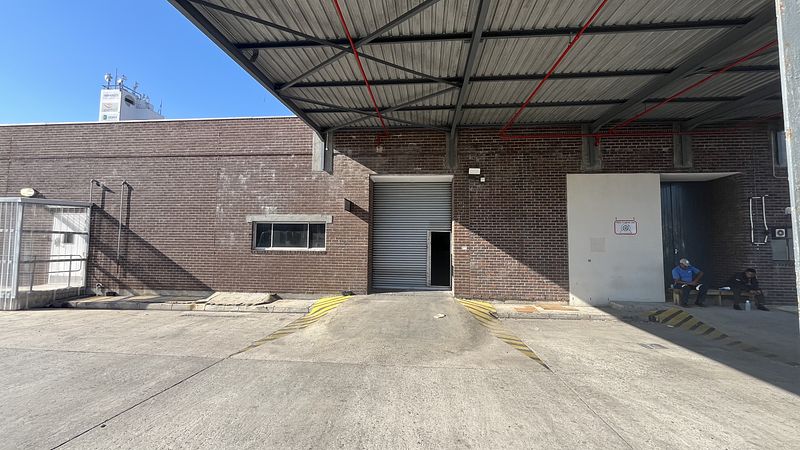 3 179 m² Industrial to let in Southern Suburbs, 64 White Road Retreat Industrial (photo 2)