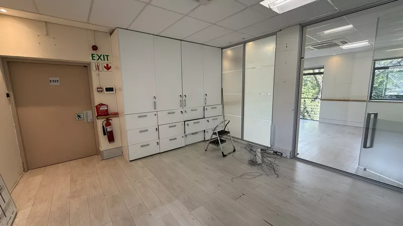 415 m² Office to let in Newlands, Slade House, Boundary Terraces (photo 20)